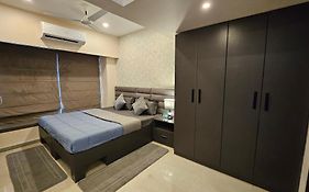 Housr Wakad Pune, Hinjawadi Road